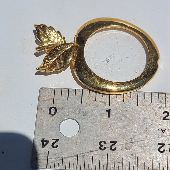 Vintage Gold Tone Magnifying APPLE SHAPE Pendant 2 1/4" - Picture 4 of 4